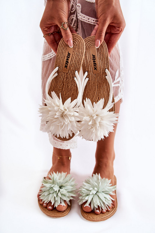 Lengvos šlepetės baltos spalvos iš...