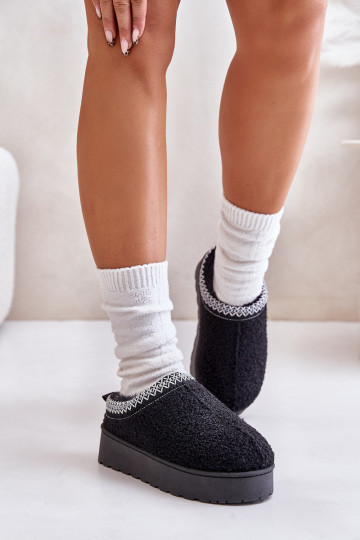 Moteriški juodi... 2