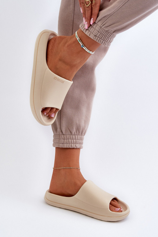 Smėlio spalvos moteriškos šlepetės...