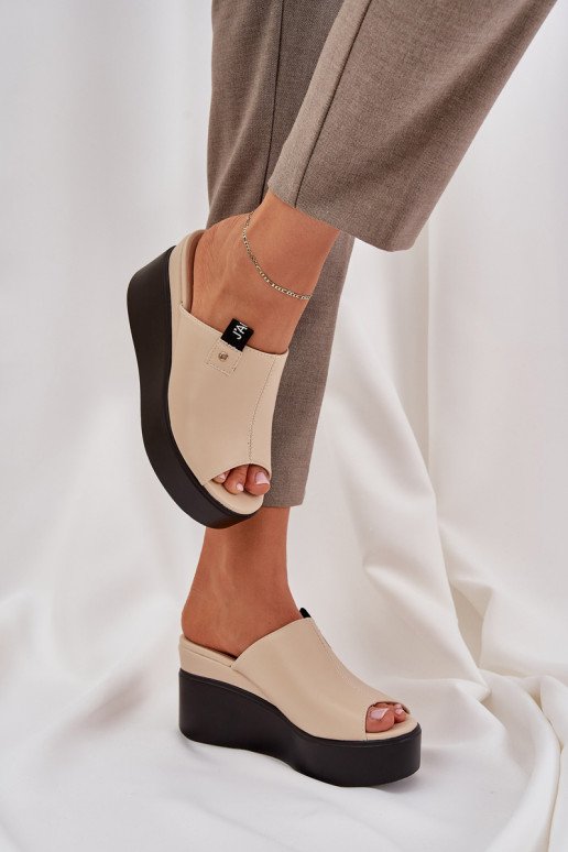 Šlepetės su platforma ant koturno iš...