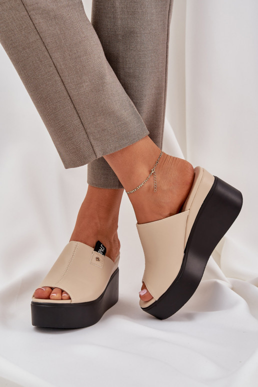 Šlepetės su platforma ant koturno iš...