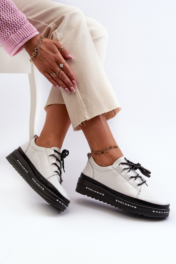 Baltos spalvos sneakers modelio batai su platforma ir lako efektu, S.Barski LR592B
