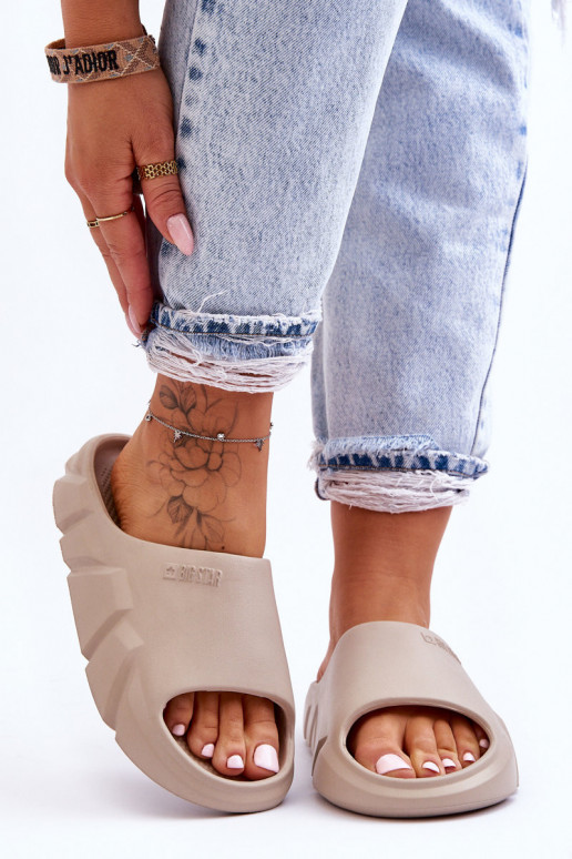 Lengvos smėlio spalvos šlepetės Big...