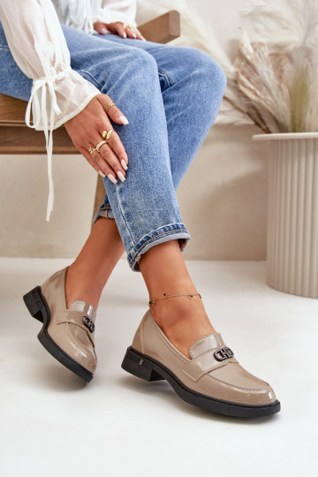 Lakuoti odiniai mokasinai...