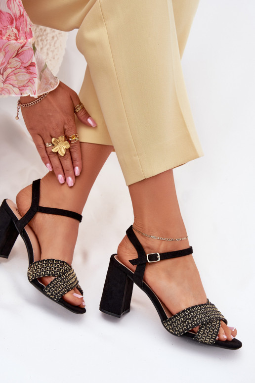 Moteriškos aukštakulnės basutės...