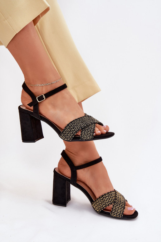 Moteriškos aukštakulnės basutės...