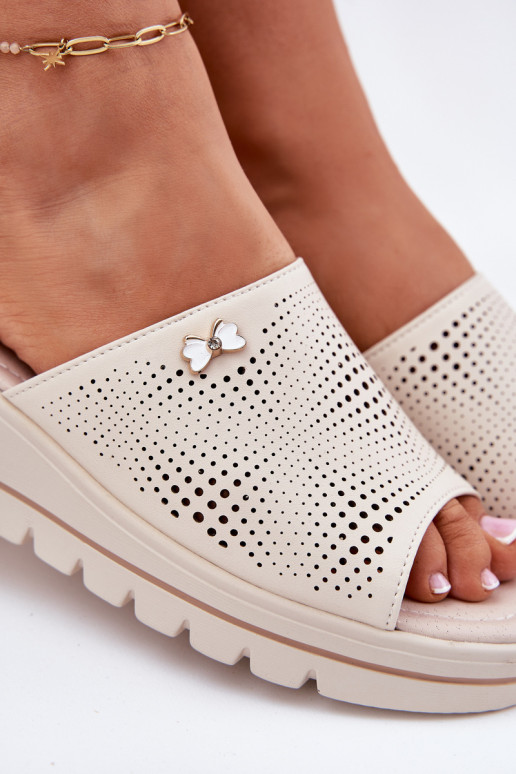 Smėlio spalvos moteriškos odinės...