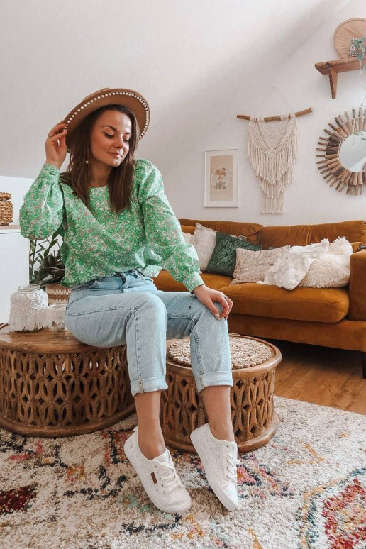 Sportbačiai su nėrinių motyvais...