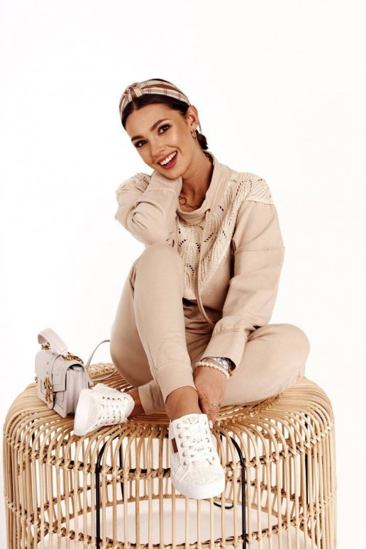 Sportbačiai su nėrinių motyvais...