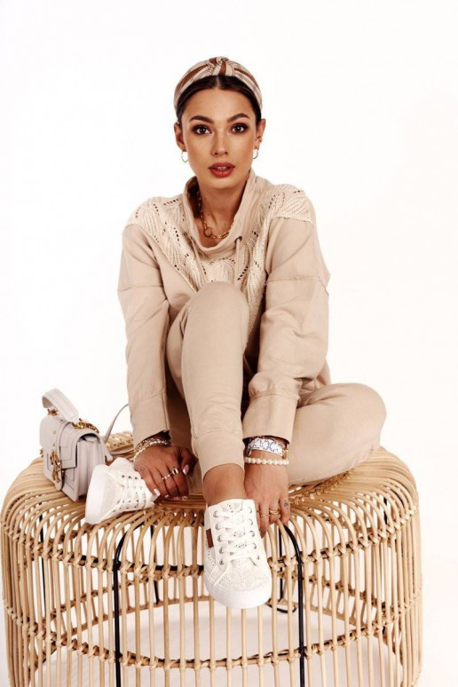 Sportbačiai su nėrinių motyvais...