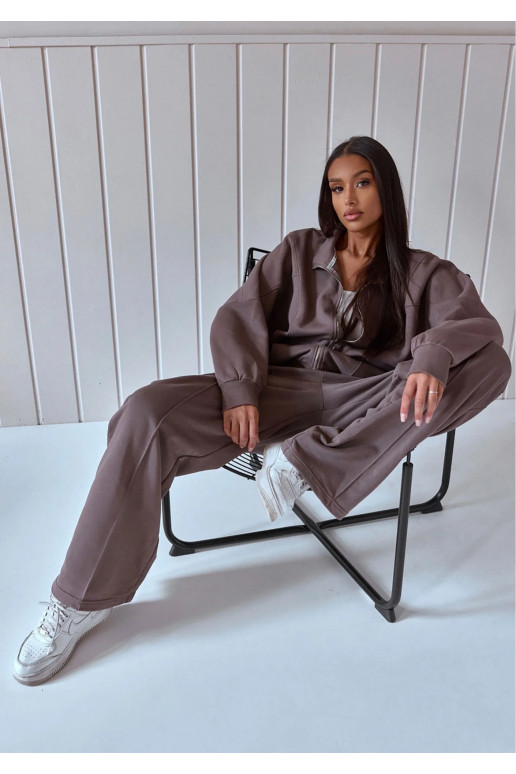 Costa - rudos spalvos plačios...