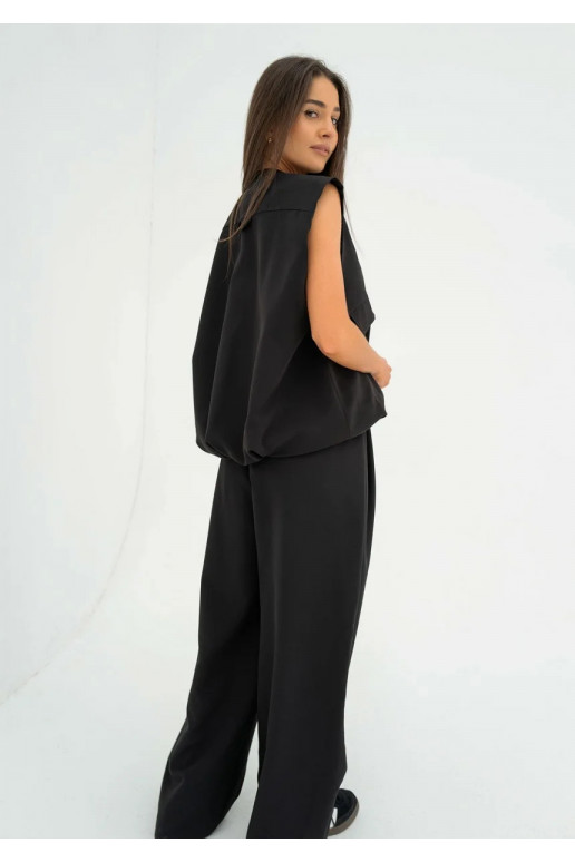 Nyla - juodos spalvos liemenė Nyla - juodos spalvos liemenė