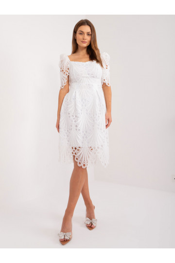 Baltos spalvos nėriniuota... 2