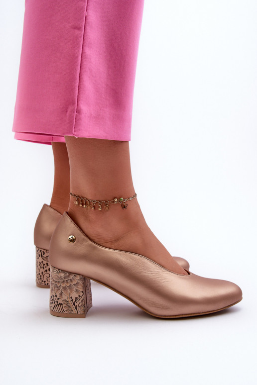 Elegantiško stiliaus Oda Bateliai su kulniukais Maciejka 06422-25 aukso spalvos