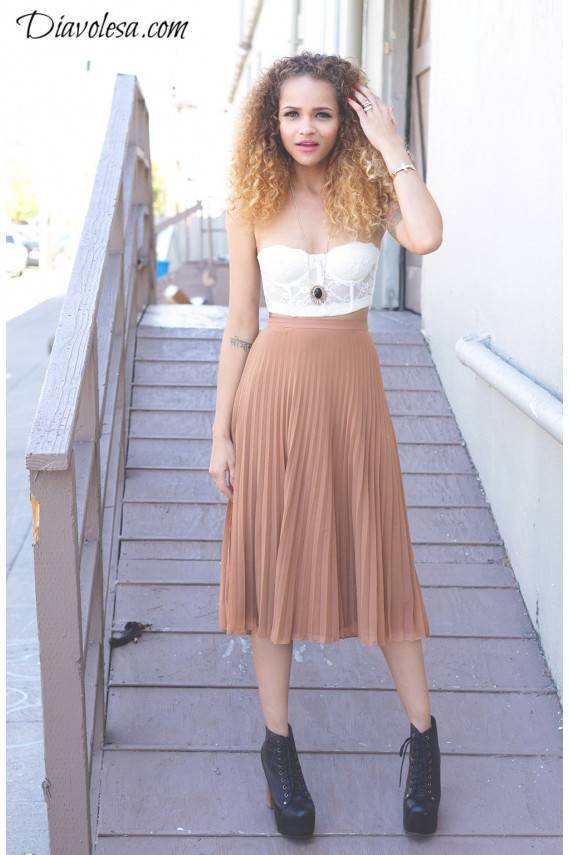 Aukso spalvos apyrankė su kryžiumi