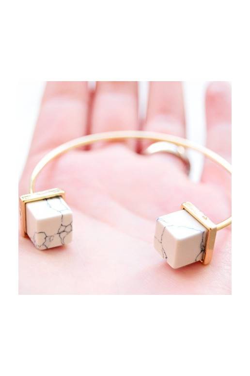 Apyrankė "Minimalist White Marble Cuff Bracelet"