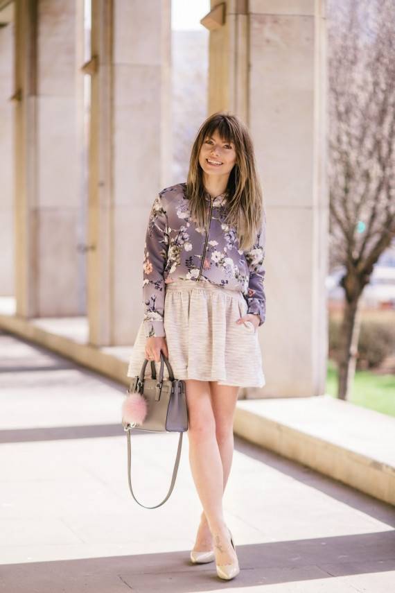 Pastelinių atspalvių suknelė