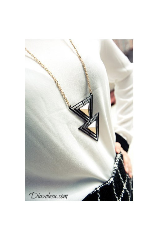 Kaklo papuošalas "Triangle" Kaklo papuošalas "Triangle"