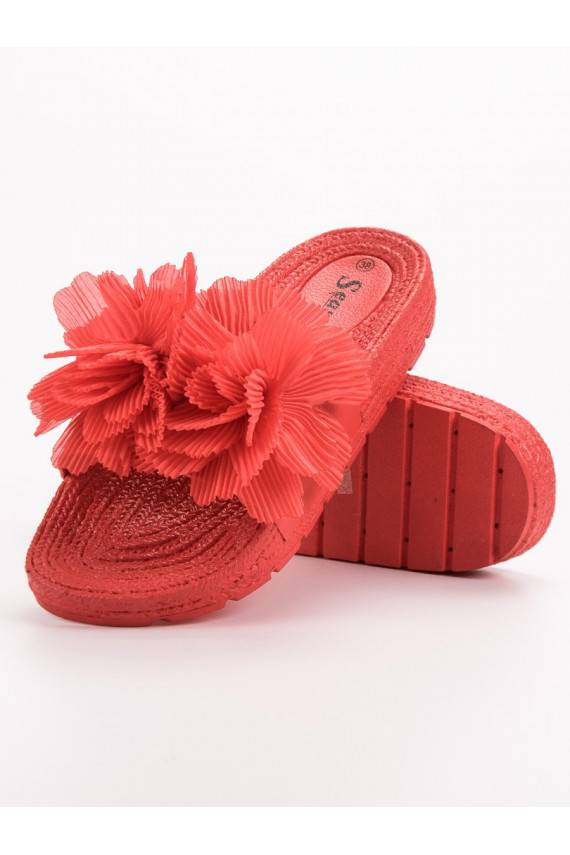 Šlepetės su gėlėmis