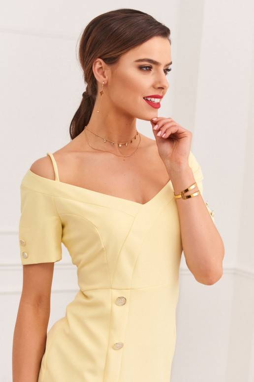 Elegantiška suknelė su Carmen modelio kaklo iškirpte ryškaus citrinų atspalvio DD_0484_LEMON Elegantiška suknelė su Carmen modelio kaklo iškirpte ryškaus citrinų atspalvio DD_0484_LEMON