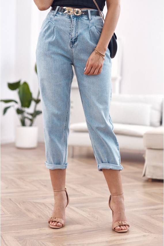 Šviesiai mėlynos spalvose džinsinės kelnės  su dirželiu