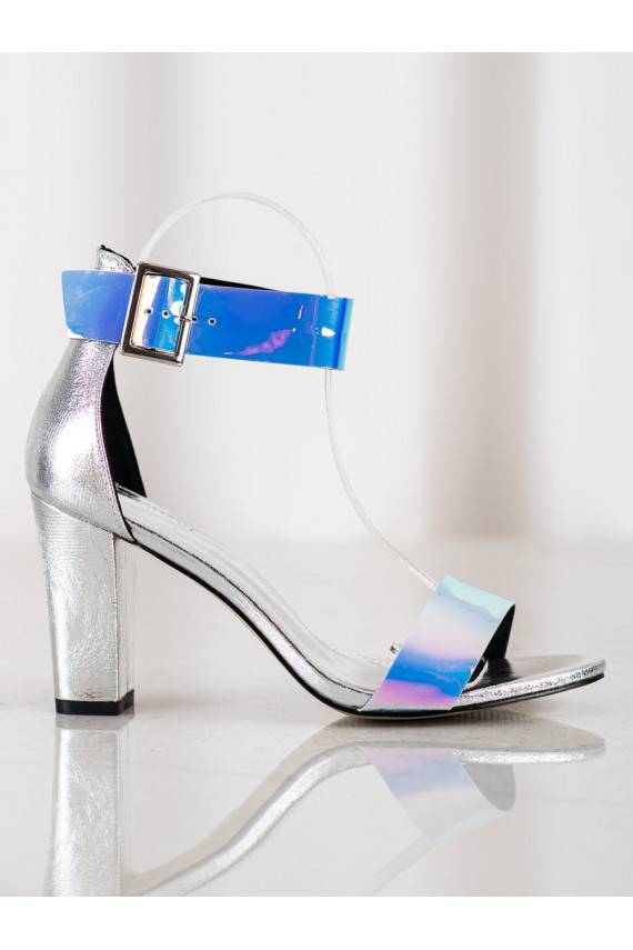 basutės su kulniukais su blizgančiomis detalėmis 