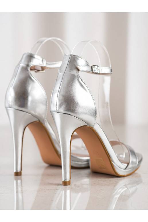 Klasikinio modelio basutės su plonais kulniukais 