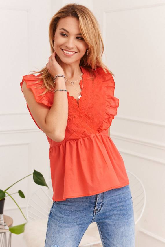 Vasarinė moteriška palaidinė su išsiuvinėta priekine dalimi koralinės spalvos