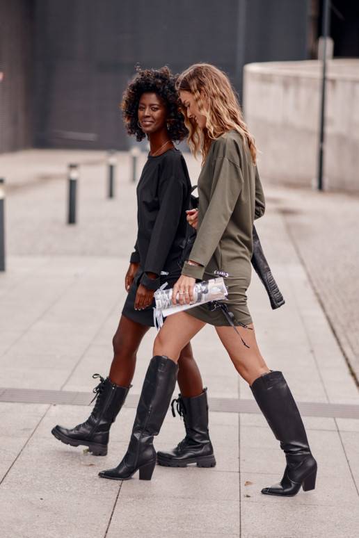 Lygaus audinio suknelė  juodos...