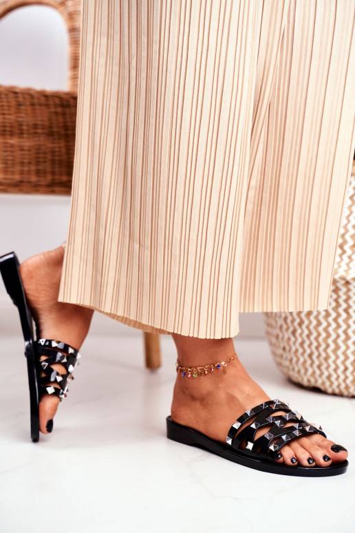   Šlepetės juodos spalvos Guminės su kniedėmis Patty