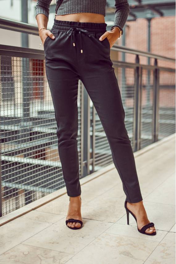 Tamprios moteriškos kelnės juodos spalvos 036