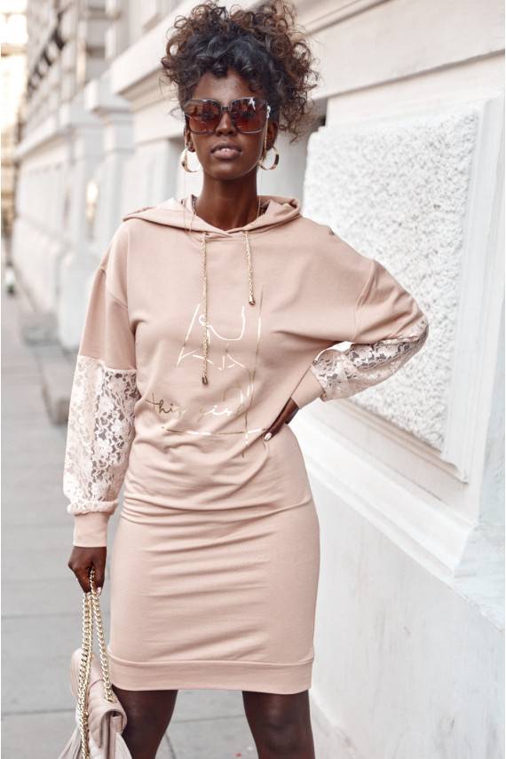 Medvilninė suknelė su gipiūro rankovėmis smėlio spalvos FI651