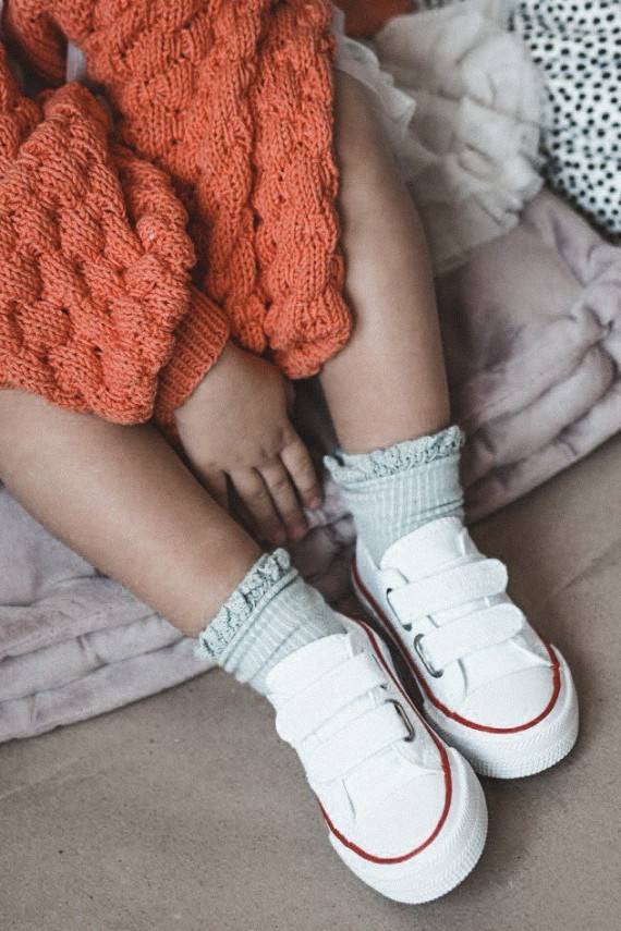 Vaikiški laisvalaikio batai su lipniais užsegimais BIG STAR HH374199 baltos spalvos