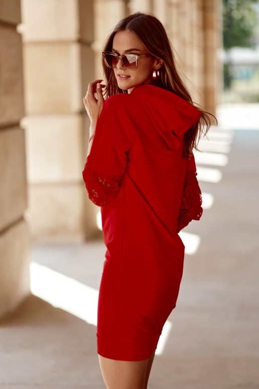 Medvilninė Moteriška suknelė su gipiūro rankovėmis raudonos spalvos