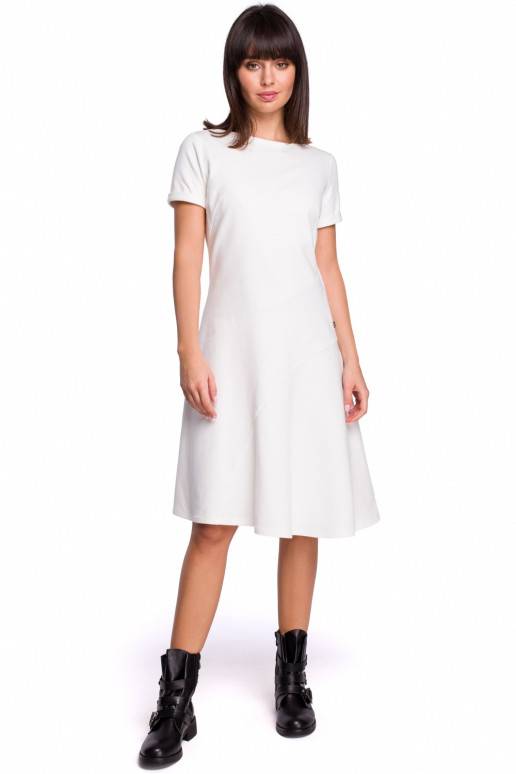 Baltos spalvos suknelė iš BE