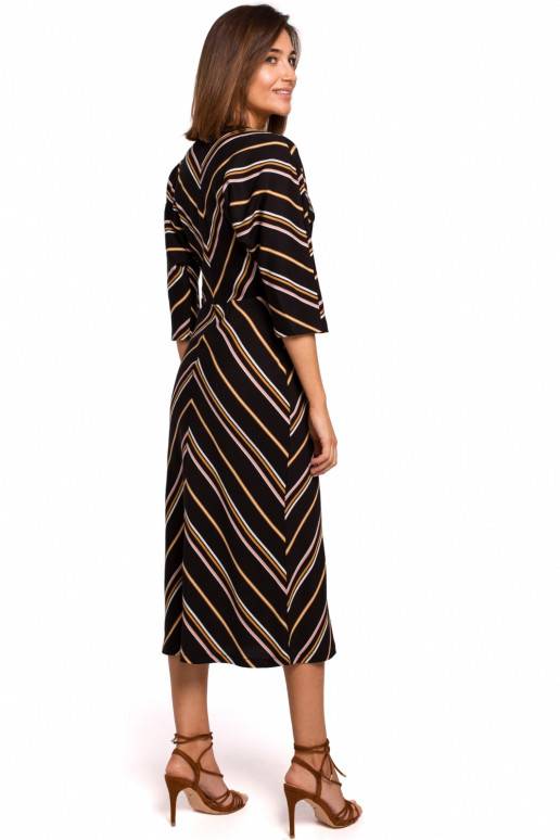 Suknelė su V formos iškirpte iš Style