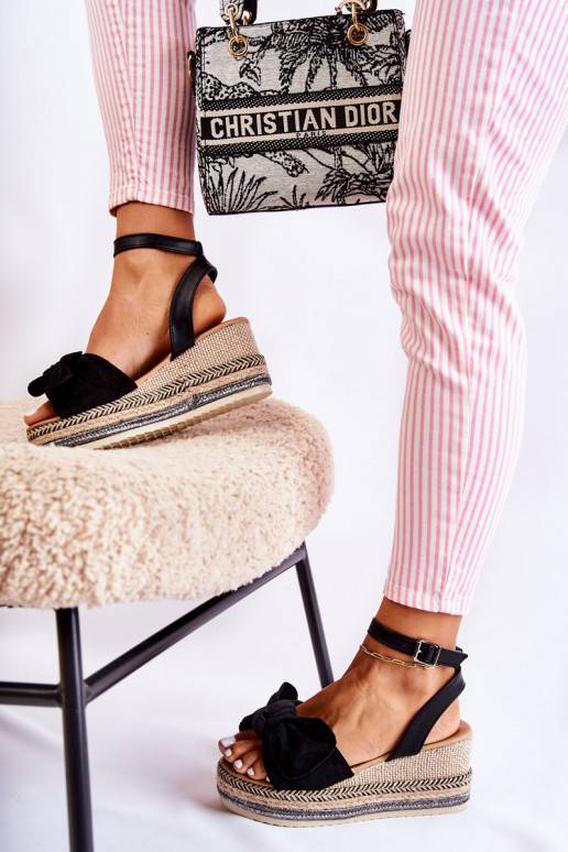 Zomšinės platforminės basutės juodos spalvos Natina