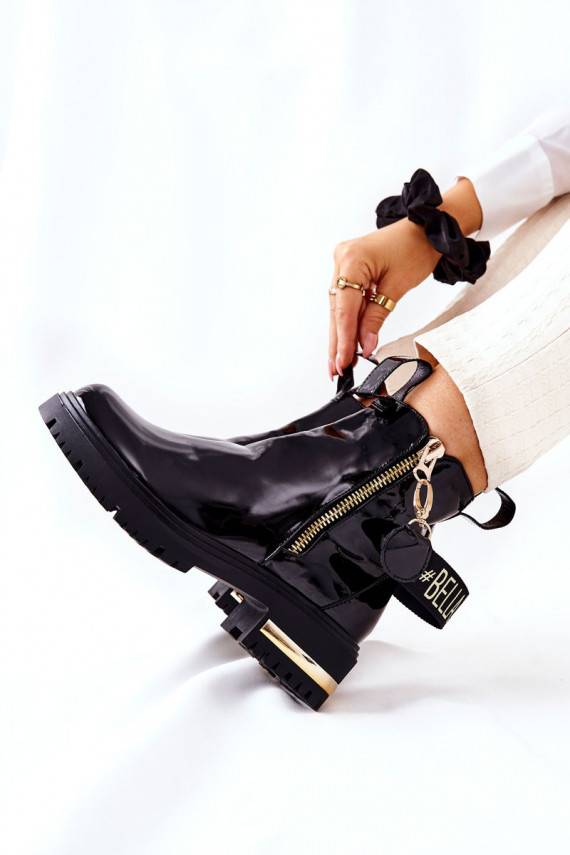 Klasikinio modelio Aulinukai su lako efektu su dirželiais juodos spalvos Lorie