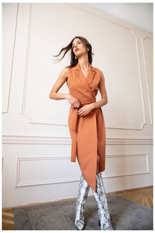 Rudos spalvos suknelė iš Style