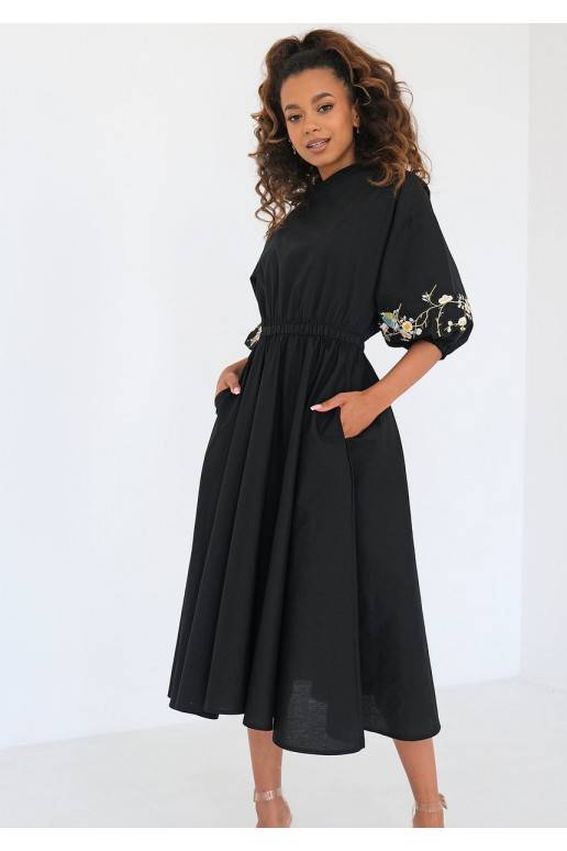 Mabel - midi suknelė su stilingomis dėtalėmis juodos spalvos