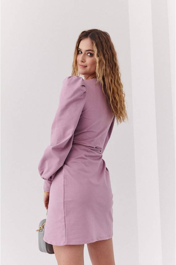 Susiaučiamo modelio suknelė pūstomis rankovėmis kapučino spalvos