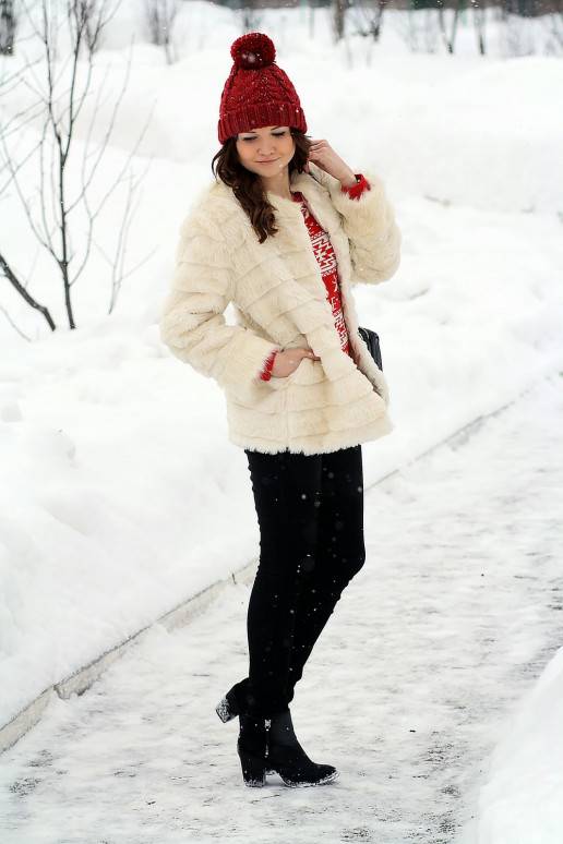 Megzta raudona kepurė žiemai Megzta raudona kepurė žiemai