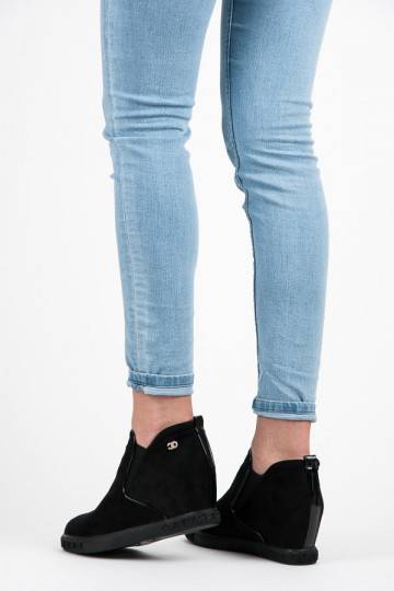 Zomšiniai juodi Slip On...