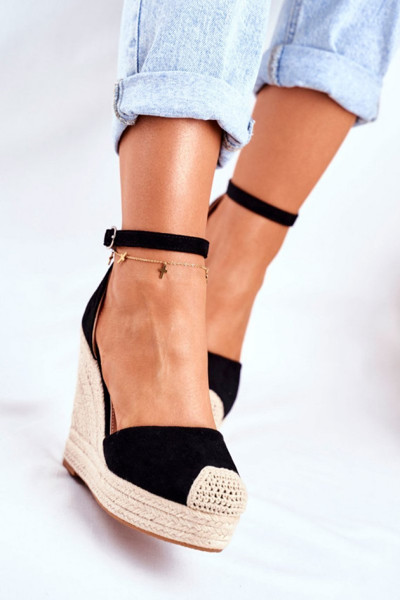 Platforminės basutės  juodos spalvos Avocado