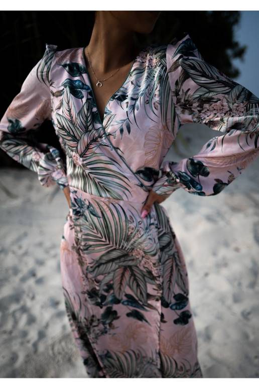 Rožinės spalvos MIDI suknelė