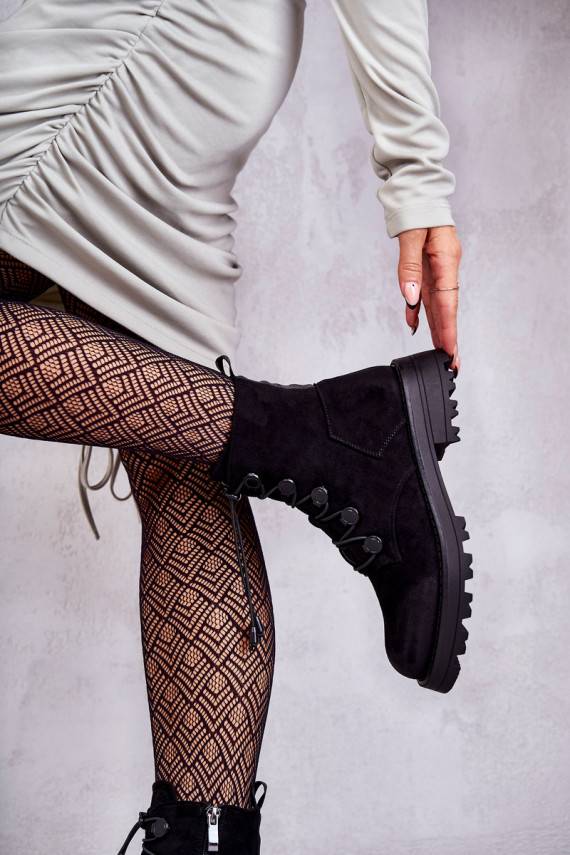   iš zomšos pašiltinti Aulinukai su užtempiamu užsegimu juodos spalvos Helia