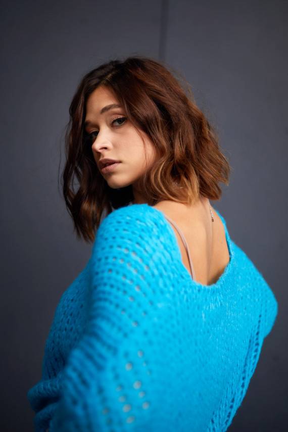  oversize megztinis žydros spalvos 02200