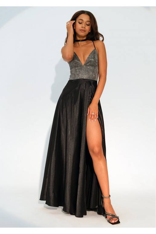 Selena - satininė MAXI ilgio suknelė su skeltu