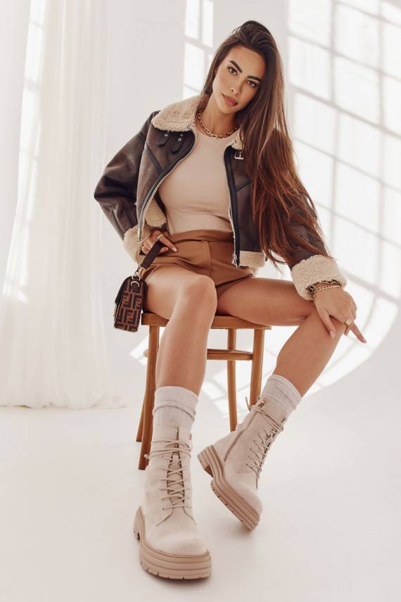   iš zomšos Aulinukai su dirželiais smėlio spalvos Afra