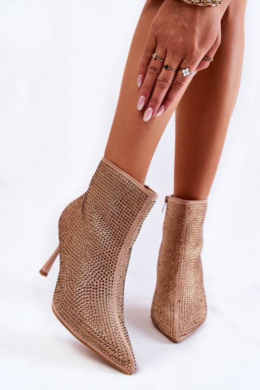   Aulinukai su plonais kulniukais su kniedėmis smėlio spalvos Irma